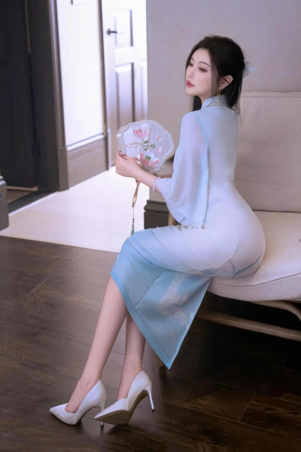杨晨晨sugar 古典l蓝纱旗袍